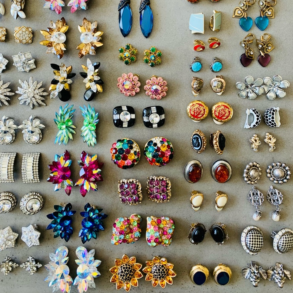 SEMI-MYSTERY BOX - Vintage Costume Earrings - Picture 4 of 8